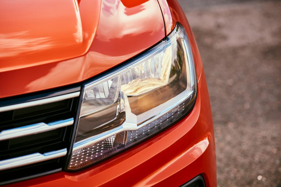 Детали экстерьера Volkswagen Tiguan S 2017 года  (NA) (фото 19 из 20)